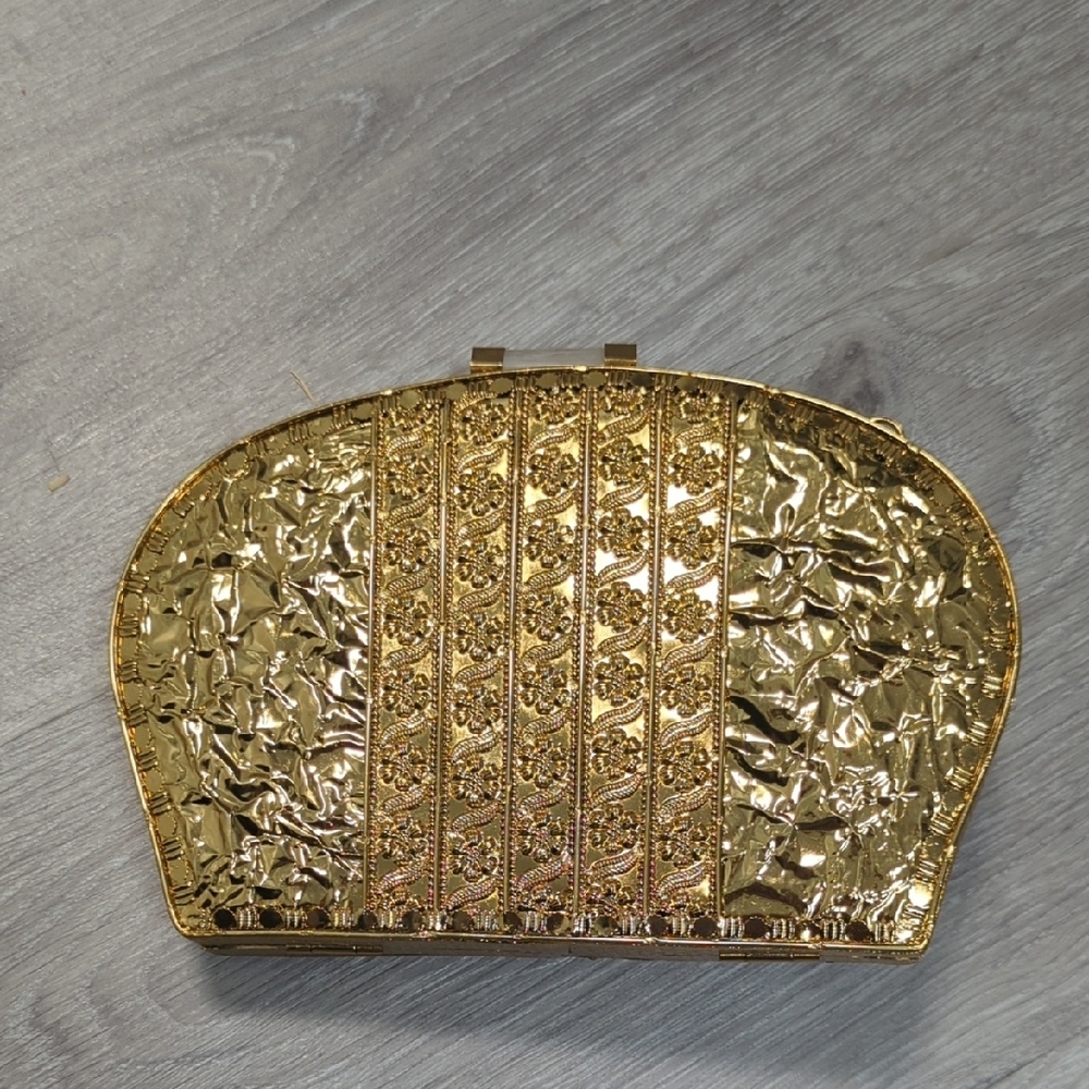 Gold and White Dome Clutch with Vintage Metalwork - Picture 3 of 4
